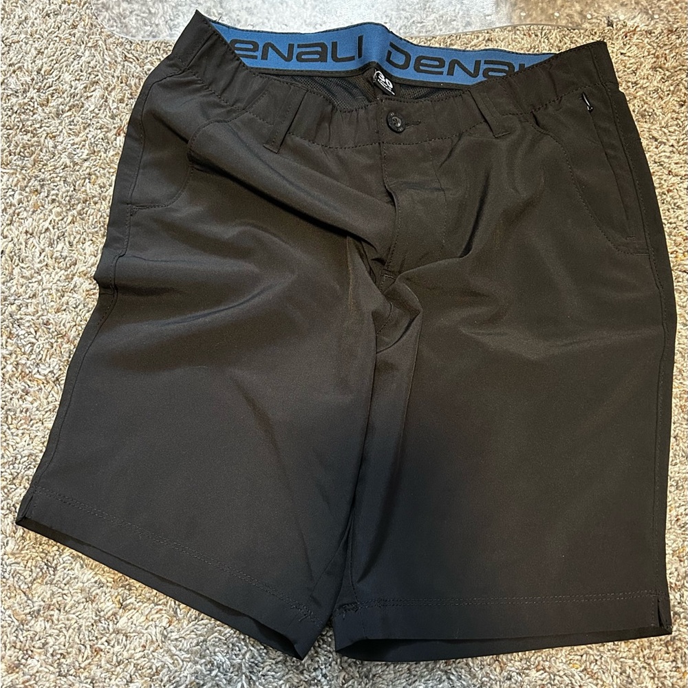 Denali black golf shorts men’s size 30 hidden zip pocket